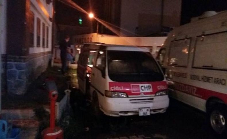CHP Çiğli İlçe Başkanlığına ait araç kundaklandı