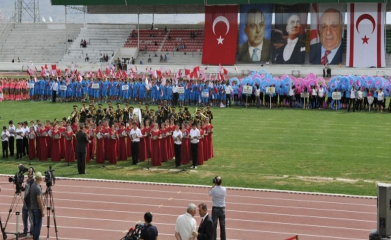 19 Mayıs, Yavru Vatan Kıbrıs'ta da coşkuyla kutlandı