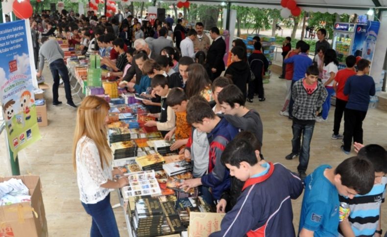 1. Gönen Kitap Fuarı'nda 25 bin kitap sergileniyor