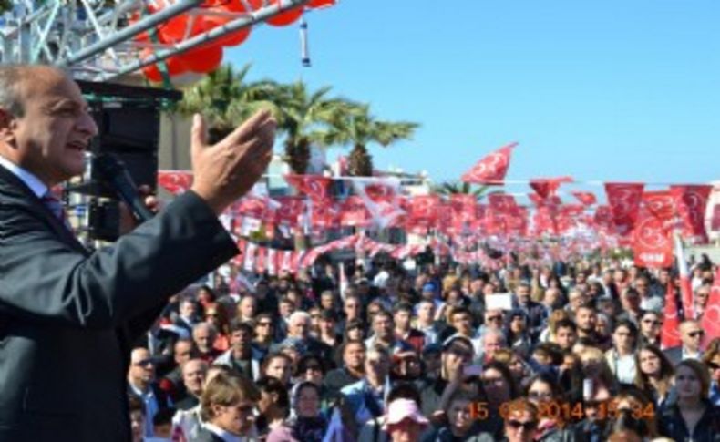 ​Vural Urla’da seçim bürosu açılışına katıldı