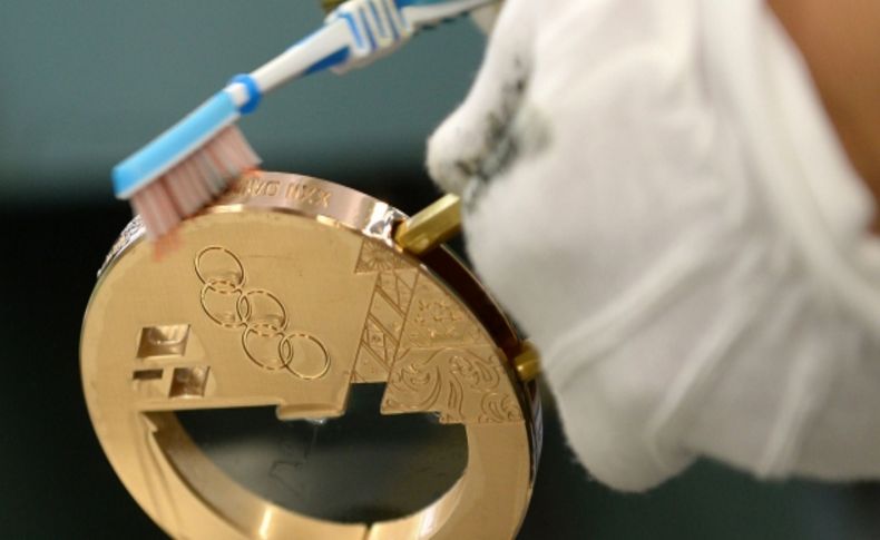 2014 Soçi için olimpiyat madalyaları hazırlayan firma kapsını basına açtı