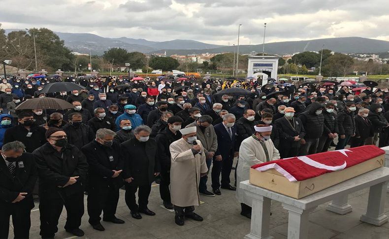 Prof. Dr. Kumanlıoğlu, doğum gününde son yolculuğuna uğurlandı