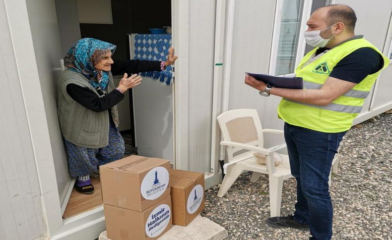 Büyükşehir Karaburun'daki depremzedelerin yanında