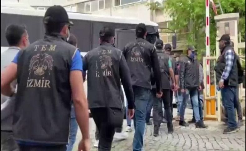İstanbul ve İzmir merkezli büyük FETÖ operasyonunda toplam 159 kişi tutuklandı