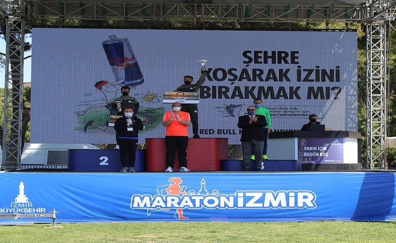 Maraton İzmir'de çevreci kupa