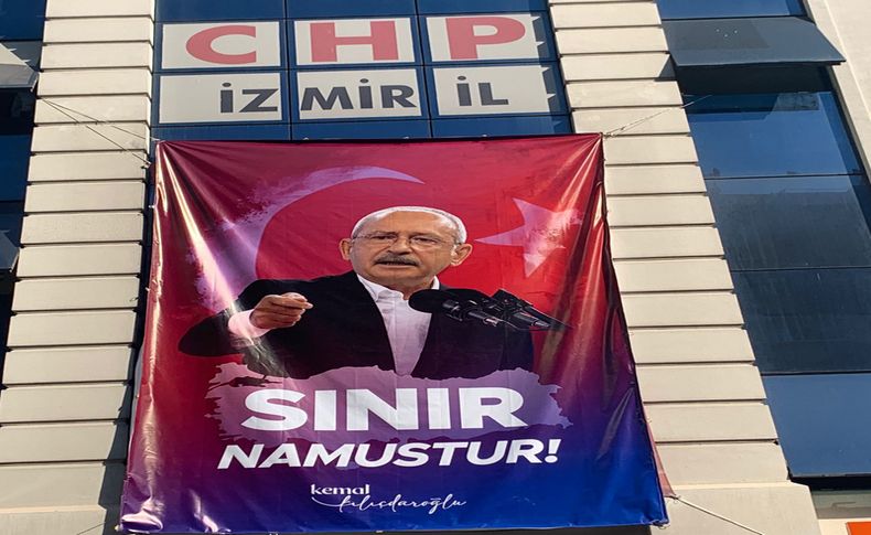 CHP İzmir İl  Binasına 