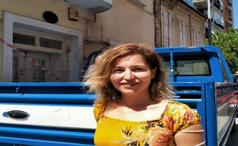 İş makinesinin önüne geçti, tarihi 3 binanın yıkılmasına engel oldu