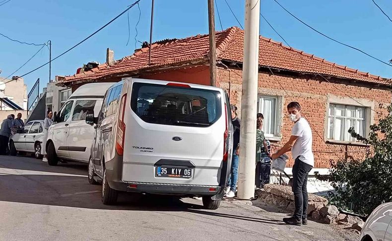İzmir'de vahşet: 96 yaşındaki annesini, başını taşla ezerek öldürdü