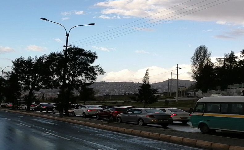 İzmir güne trafik çilesiyle uyandı