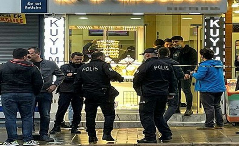 İzmir'de kuyumcuyu silahla vurup altınları çalan şüpheli yakalandı