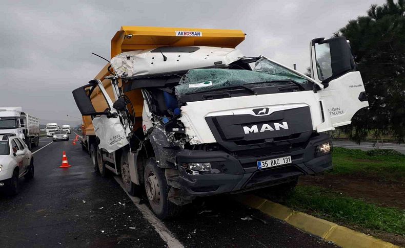 İzmir'de zincirleme kaza