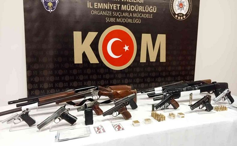 Tırpan operasyonu kapsamında İzmir'de 30 şüpheli gözaltında