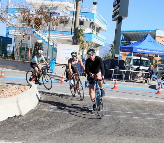 465 sporcunun yarıştığı Duatlon İzmir başladı