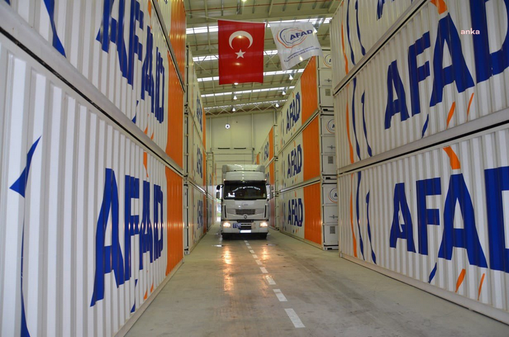 AFAD, Ukrayna'ya 5 TIR yardım malzemesi gönderdi