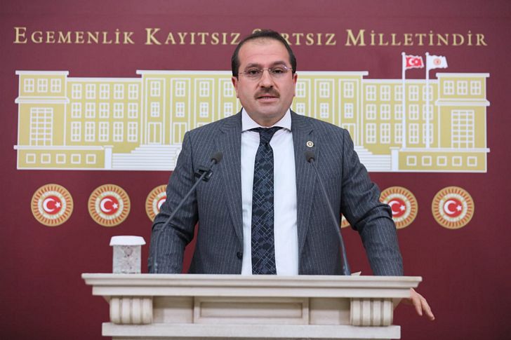 AK Partili Kırkpınar'dan Soyer'in o paylaşımına tepki; Müflis belediyeciliğinin fotoğrafını hatırlatmak isteriz