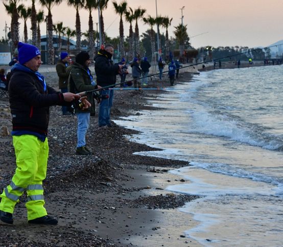 Aliağa'da 'At Çek Balık Avı' heyecanı