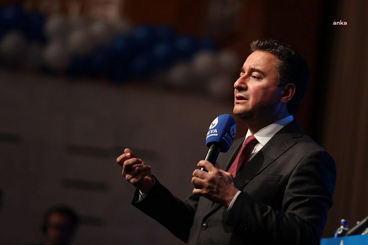 Babacan: Kendisini Beştepe Harikalar Diyarına hapsetti