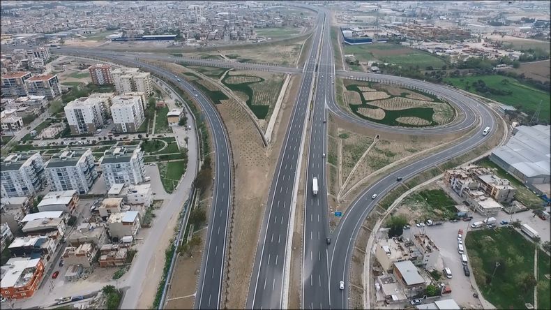 Bakan Karaismailoğlu'ndan İstanbul-İzmir Otoyolu açıklaması: Ekonomi ve istihdam vurgusu