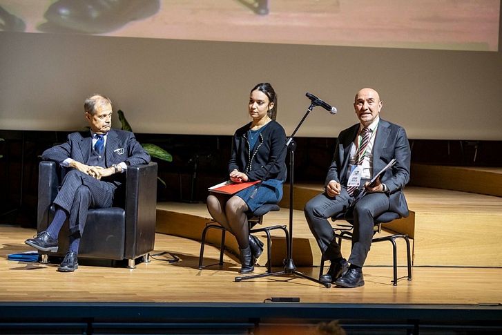 Başkan Soyer'den Floransa'da barış çağrısı: 'Yurtta Barış, Cihanda Barış'