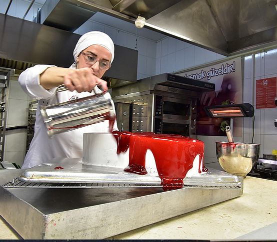 Bornova'da Sevgililer Günü'ne özel çalışma