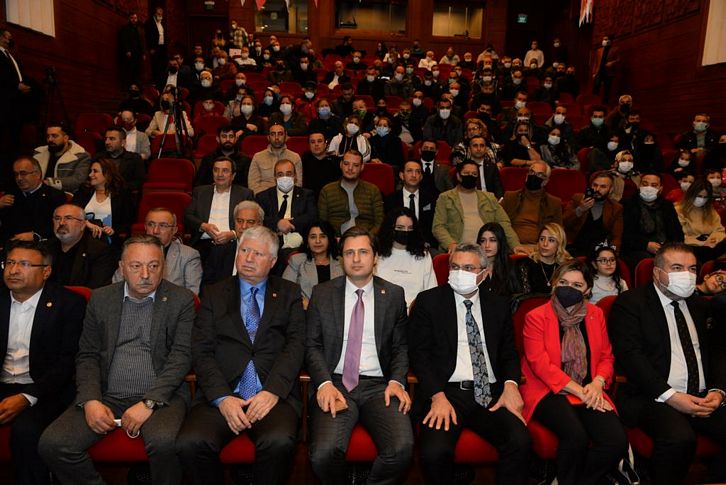 CHP İzmir'de rozet şov! Kim ne mesaj verdi?