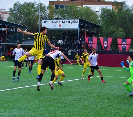 Çiğli Belediyespor evinde Aliağaspor FK'yı devirdi