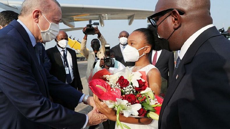 Cumhurbaşkanı Erdoğan, resmi törenle karşılandı