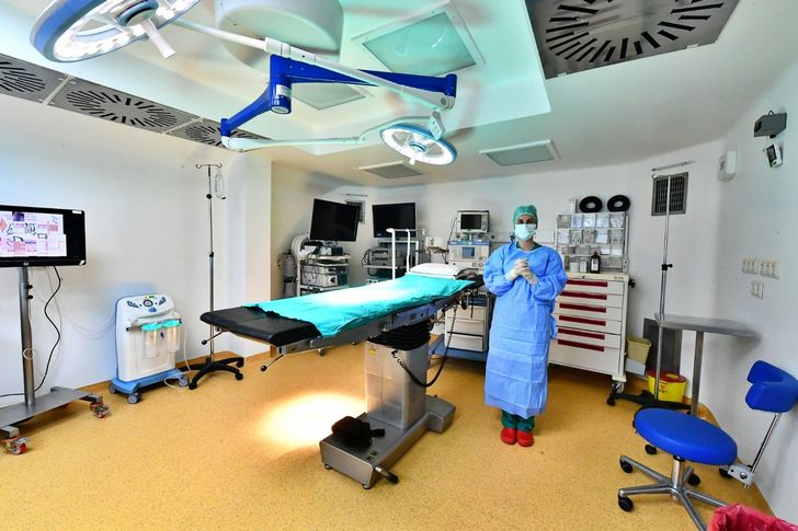 Eşrefpaşa Hastanesi’nin ameliyathanesi yeniden hizmete alındı