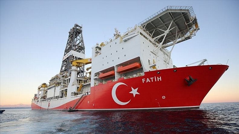 Fatih gemisi Karadeniz'de 3. sondaja başladı