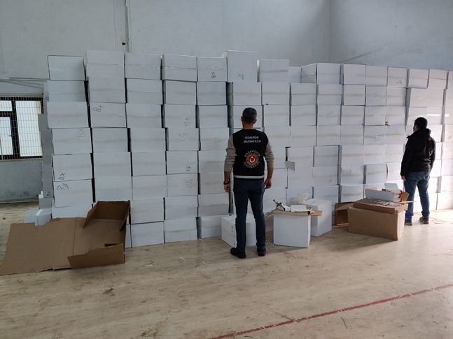 İzmir'de 4 milyonluk kaçak operasyonu