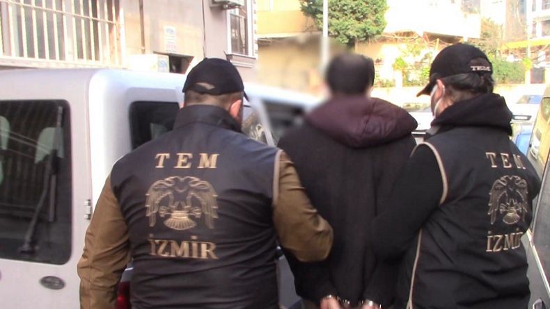 İzmir'de FETÖ yapılanmalarına operasyon: 51 gözaltı kararı