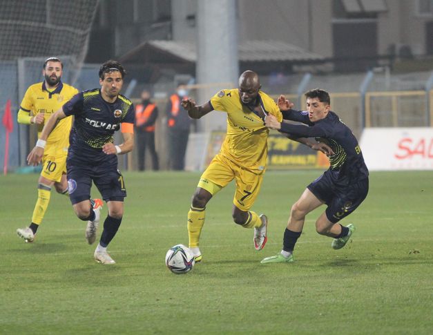 Menemenspor lider karşısında üstünlüğünü koruyamadı!