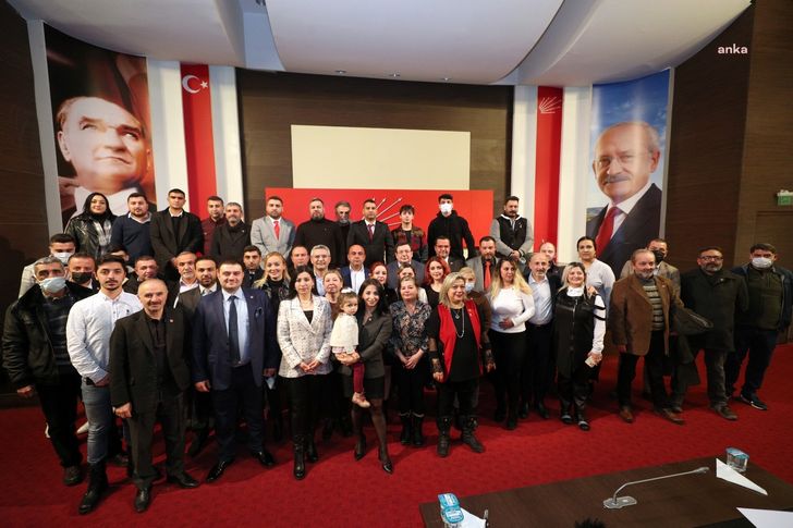 O iki partiden istifa eden 66 kişi CHP'ye katıldı