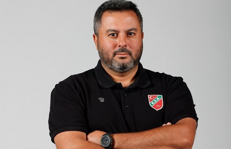 Pınar Karşıyaka’dan yardımcı antrenör Engin Gençoğlu’na teşekkür