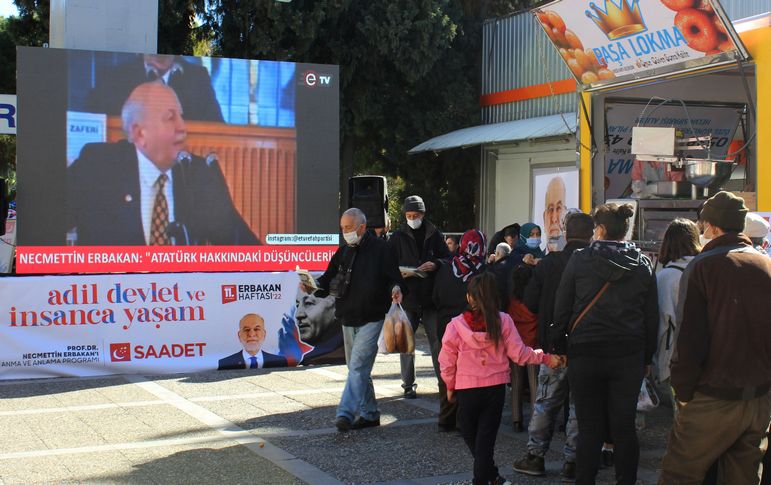 Saadet Partisi Buca, Erbakan’ı vefatının 11. yılında andı