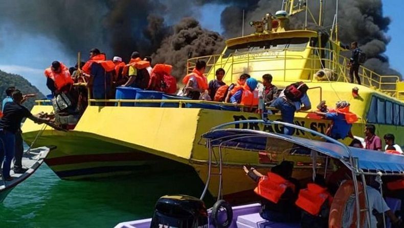Yanan feribottan kurtarılan Türk vatandaşları yurda getiriliyor
