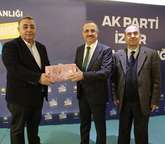 AK Parti'den İzmir'de mahalle teşkilatlarına eğitim