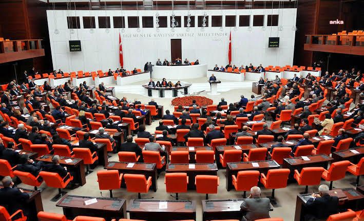 AK Parti'den yeni torba kanun teklifi; Şirket itibarını sarsan haberlere ceza geliyor