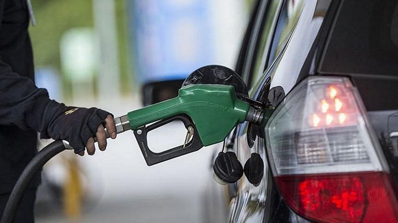 Benzin ve motorine bir büyük zam daha