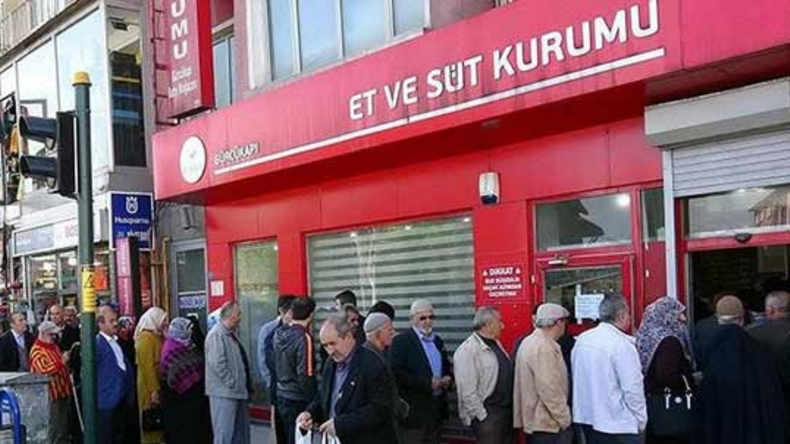 Et zammın nedenini açıkladı: Çok uzun kuyruklar oluşuyordu...