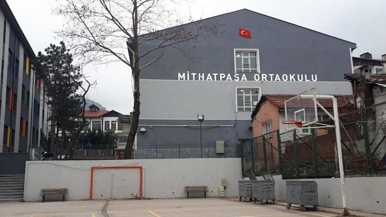 'Haremlik-selamlık' oturma talimatı veren müdür görevden alındı