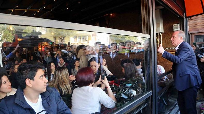 İnce gençlere seslendi: Mizah zekadır, diktatörlerde olmaz