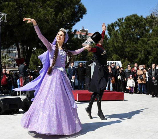 Karabağlar'da nevruz coşkusu