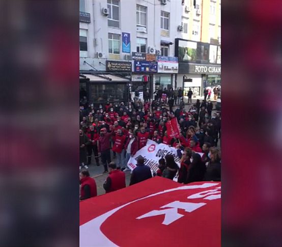 ‘Zam anlaşmazlığı’ TİS sürecini tıkamıştı: Çiğli’de işçiler grev kararını astı