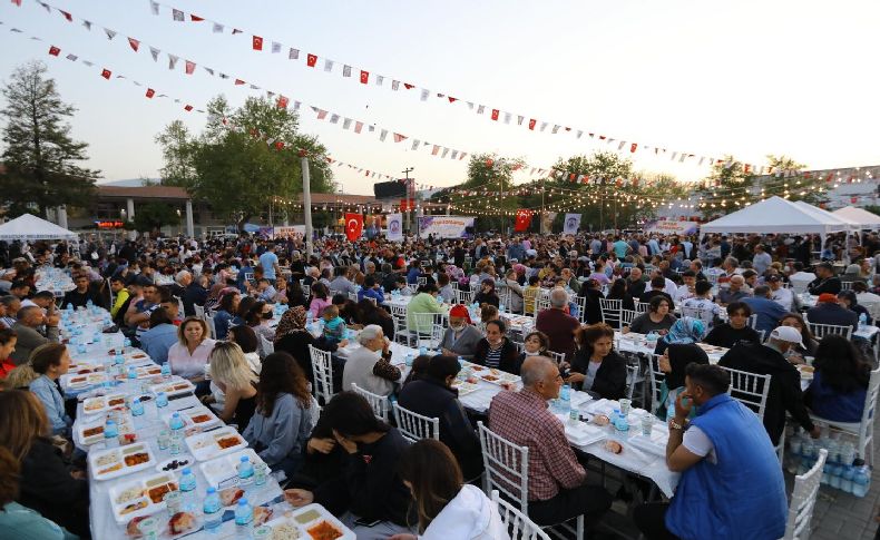 Efes Selçuk Ramazan’da da dayanışmayı güçlendirdi