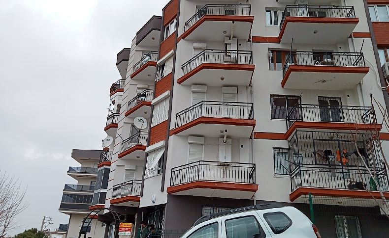 İzmir'de kan donduran cinayet! Evinde defalarca bıçaklanan adam hayatını kaybetti