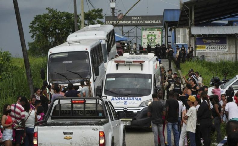 Hapishanede mahkumlar kavga etti: 43 kişi öldü