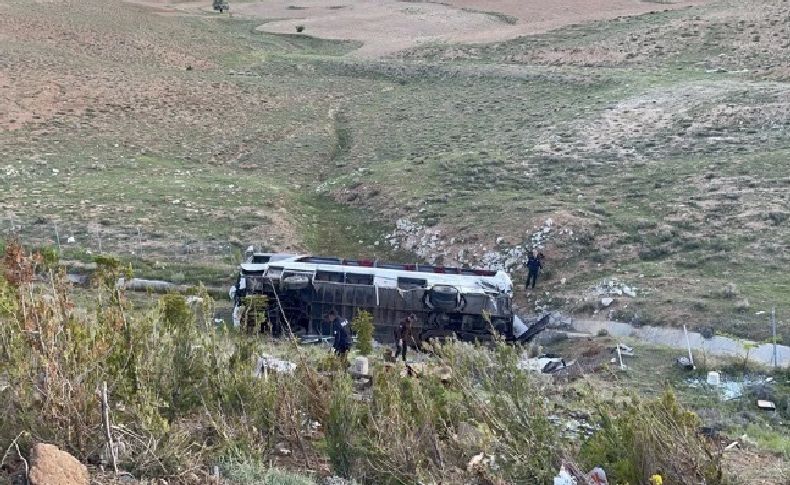 AK Parti’nin Adana’daki gençlik şöleni dönüşünde kaza: 3 ölü, 41