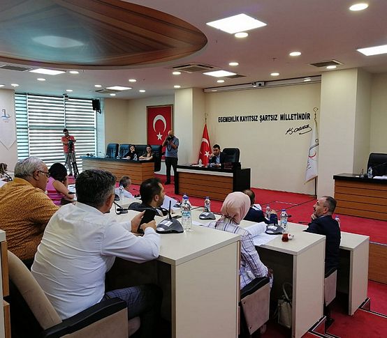 AK Partili Hızal Başkan Sandal’a sordu: Mecliste ‘Ankara ve ödenek’ gerginliği 