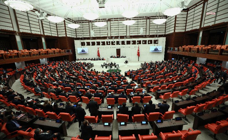 AK Parti, tütün düzenlemesini içeren kanun teklifini TBMM'ye sundu
